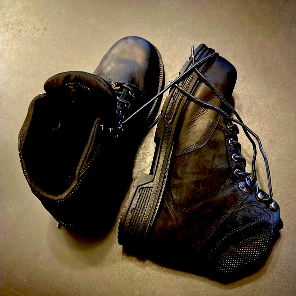 Wolverine Black Leather Boots for Rugged Adventures